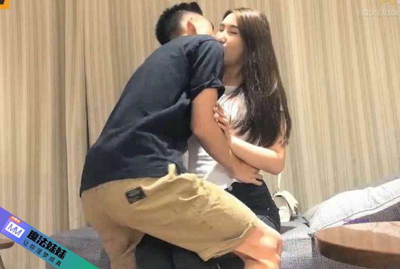 再約高顔值牛仔褲鴨舌帽妹子，互摸舌吻口交上位騎乘擡腿側入猛操.png
