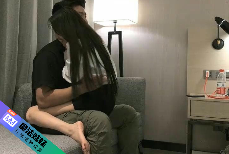 約了個白衣清純甜美妹子,舌吻互摸口交上位騎乘抽插猛操.png