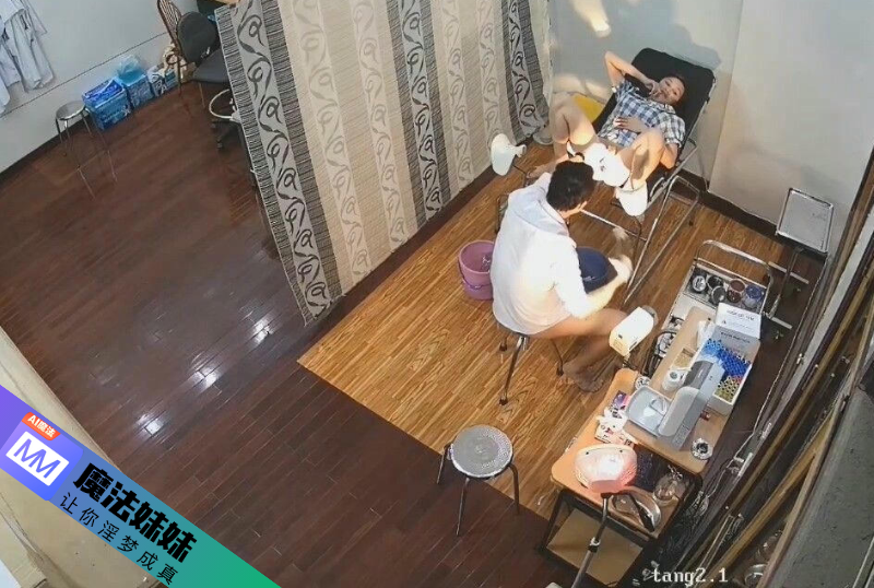 私人婦科診所男醫生偷情女患者,內射後害怕在檢查一遍BB.png